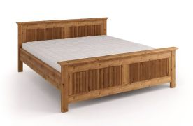 Tweepersoonsbed / logeerbed / van massief Fins grenen / Kleur: eiken / natuurlijke nerf / matrasmaat: 200 x 200 cm / stevig frame