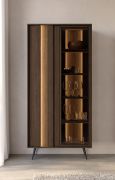 Vitrine kast | Kleur: eiken Dunin | incl. LED verlichting | Push-to-open-functie | 10 vakken | 94 x 40 x 196 cm | Soft-Close functie | slanke metaal poten
