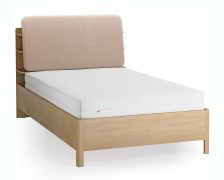 Eenpersoonsbed / kleur: eiken / ecru / gestoffeerde hoofdsteun / vier open schappen / bergruimte achter rugleunung / 120 x 200 cm / inclusief opklapbare lattenbodem