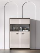 Vitrine Mackenzie 03 / Handgrepen: metaal / Kleur: eiken Dunin / kasjmier hoogglans / 2 deuren / Maten: 92 x 40 x 141 cm / Soft-Close functie / ABS-randen