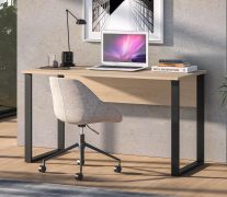 Bureau / Kleur: eiken Lindberg / groot werkblad / 138 x 68 x 77 cm / voor kantoor en thuiskantoor / modern design / ABS-randen / Poten: zwart