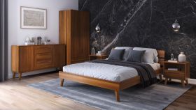 Slaapkamerset J Engordany / 5-delig / Kleur: rustiek eiken / Massief beukenhout / gelakt / 2 nachtkastjes / 1 tweepersoonsbed met stevige hoofdbord / 1 ladekast / 1 kledingkast