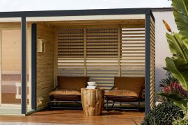 Houten aanbouwdak voor buiten sauna Bugnara / incl. lattenwanden / Noordse spar / metalen frame: Antraciet / 169 x 276 x 232 cm / Uitbreiding voor uw wellnessruimte