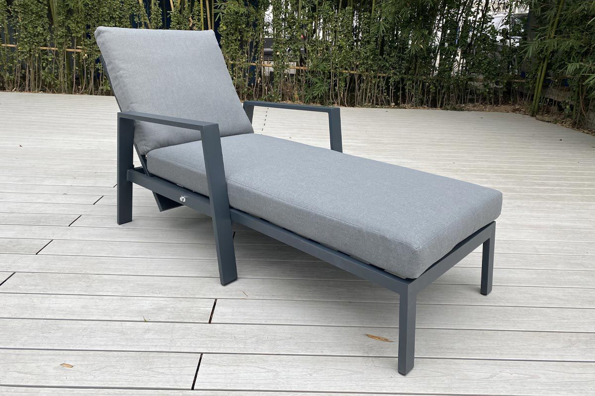 Triest ligstoel met bekleding & verstelbare rugleuning van aluminium - Kleur: antraciet, Lengte: 1570 mm, Breedte: 800 mm, Hoogte: 900 mm, Hoogte ligstoel: 400 mm