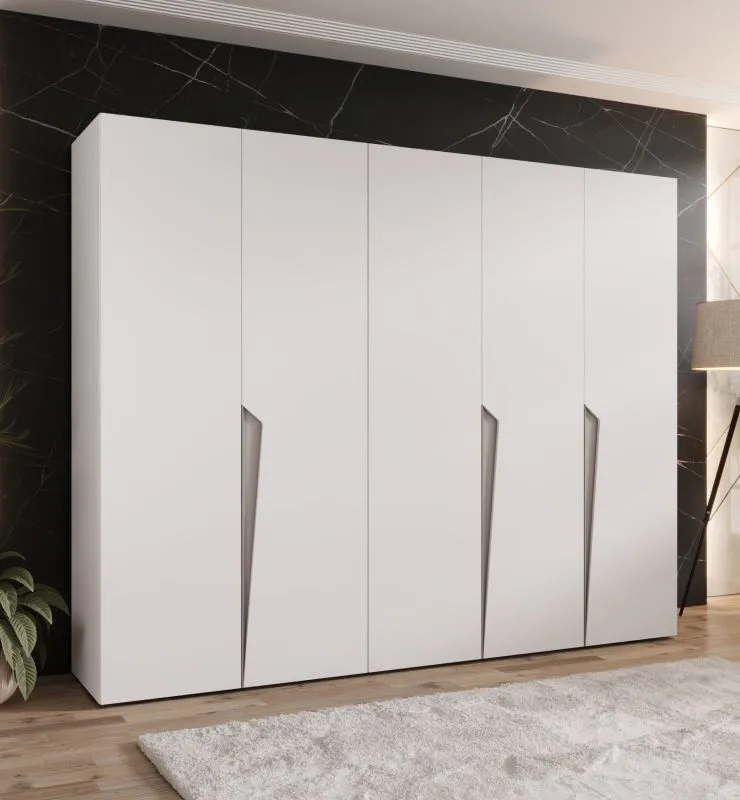 Kledingkast / Kleur: wit / 5 deuren / 3 vakken / Handgrepen: kasjmier / 3 kledingstangen / Soft-Close functie / Maten: 250 x 52 x 202 cm / ABS-randen