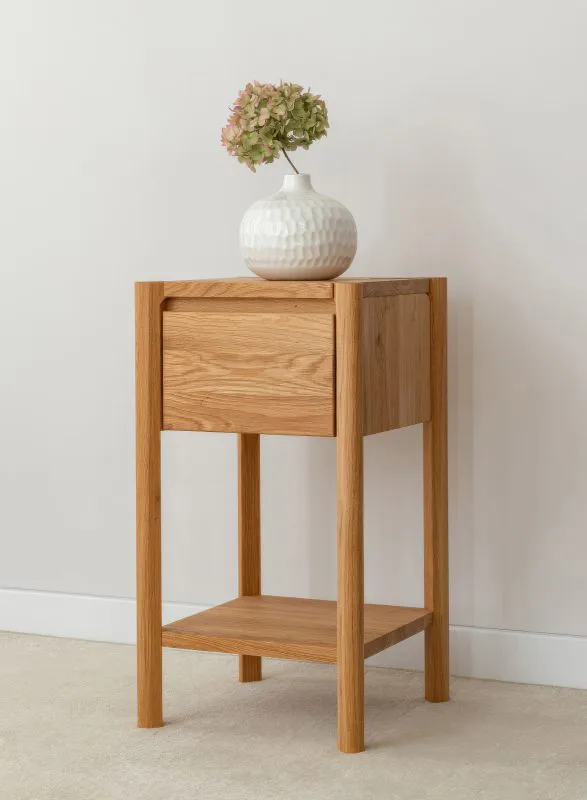 Bijzet ladekast / commode / nachtkastje / massief hout / 1 lade / soft close systeem / klein bijzettafeltje / geolied eikenhout / 1 schap / kleur: eikenhout / 33 x 33 x 60 cm / touw 13 / handgrepen gefreesd