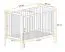 Babybett / Gitterbett aus echtem Kieferholz, Avaldsnes 05, Farbe: Weiß - Abmessungen: 93 x 124 x 65 cm (H x B x T)