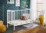 Babybett / Gitterbett aus echtem Kieferholz, Avaldsnes 05, Farbe: Weiß - Abmessungen: 93 x 124 x 65 cm (H x B x T)